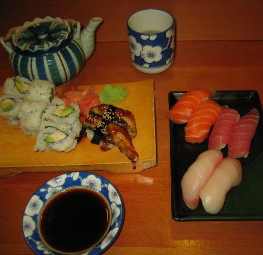 2004-07-13a Farewell Sushi SFO.JPG
