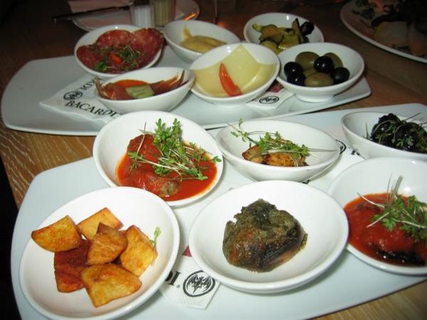 2004-07-14f Tapas.JPG