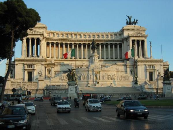 2004-07-16d Victor Emmanuel Monument.JPG