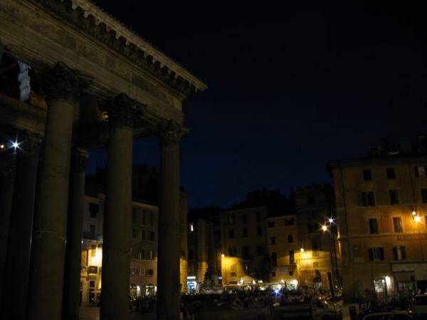 2004-07-16l Piazza della Rotonda.JPG