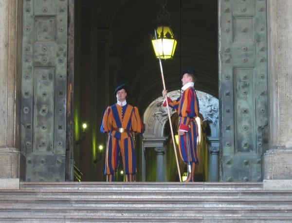 2004-07-17k Swiss Guards.JPG