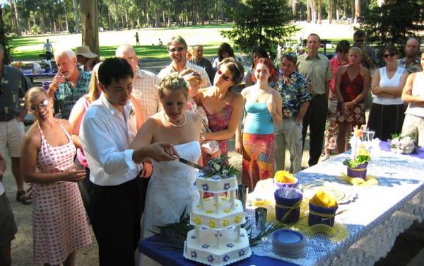 2004-08-07e Cake Cutting.JPG