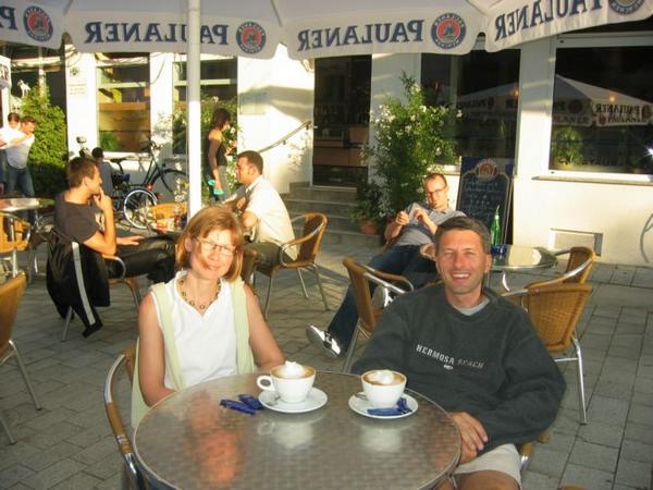 2004-08-22j Coffee With Doro.JPG