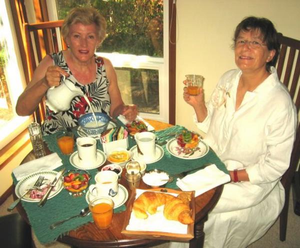 2004-09-12c Breakfast.JPG