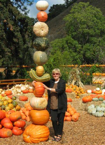 2004-09-19d Pumpkin Totem.jpg