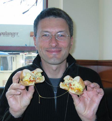 2004-12-18b Breakfast Bagel.JPG