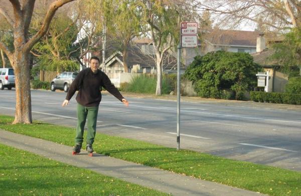 2004-12-25a Rollerblading to Tennis.JPG