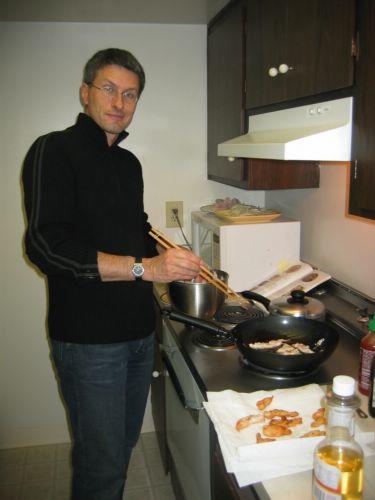 2004-12-27b Oli Cooking.jpg
