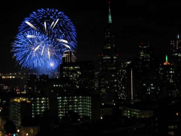 2004-12-31e Fireworks 2.JPG