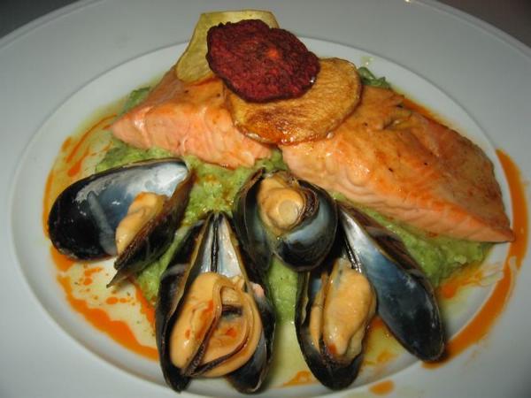 2005-03-18 Dinner at Three Degrees.JPG