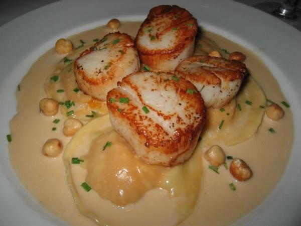 2005-03-23b Scallops on Ravioli.jpg