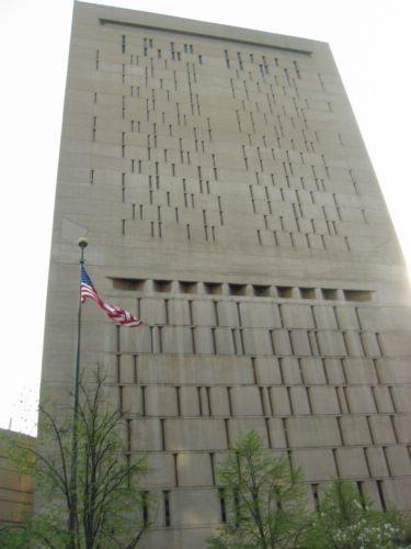 2005-04-19d Chicago Prison.jpg
