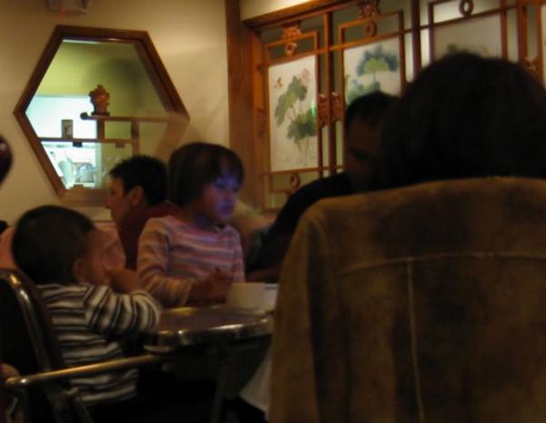 2005-04-25c DVD Restaurant.JPG