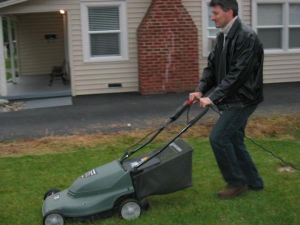 2005-04-30b Lawn Mowing.JPG