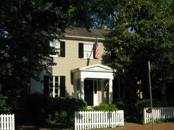 2005-05-07b Georgetown Houses 2.JPG