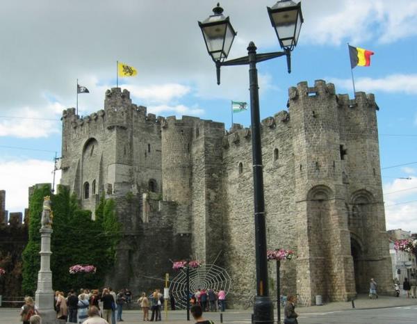 2005-06-04p Gent Castle.JPG