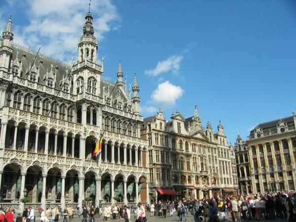 2005-06-04u Brussels Marketplace.JPG