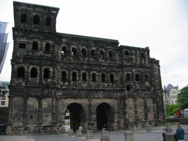 2005-06-05r Porta Nigra.JPG