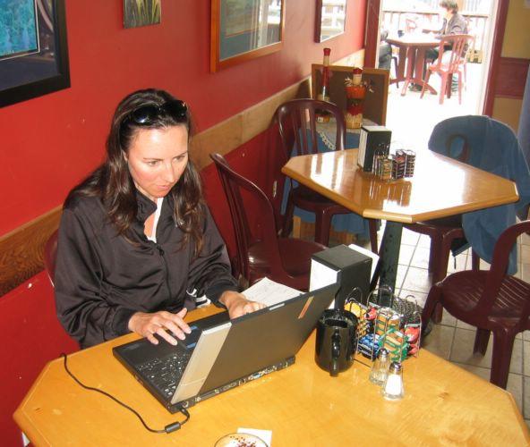 2005-08-17a Email Check.JPG