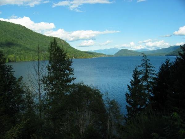 2005-08-17m Lake.JPG