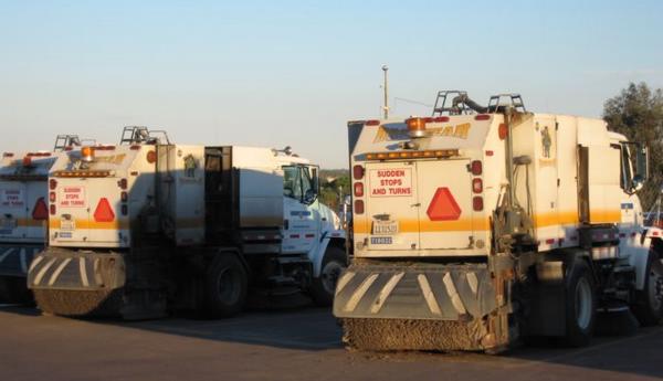2005-11-21b Street Sweepers.JPG