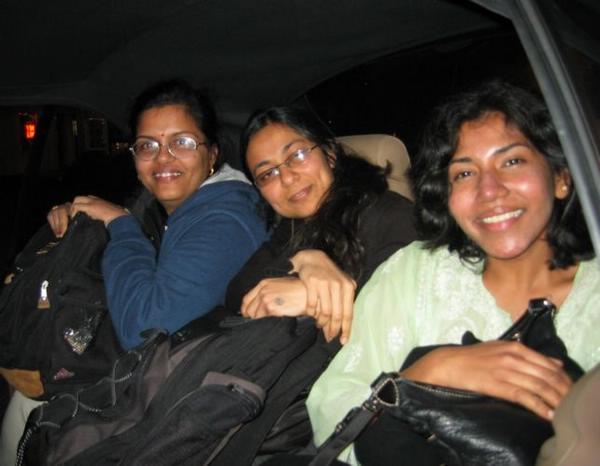 2005-12-14s 3 Indian Girls.JPG