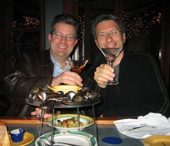 2005-12-22 Drink with Henry.JPG