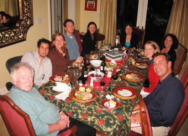 2005-12-25e Dinner Round.JPG