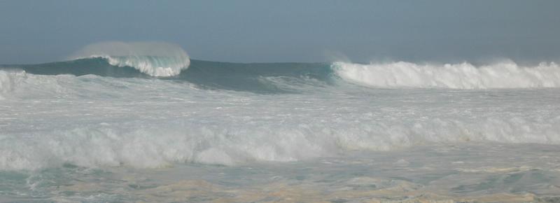 2003-01-03b Ho'okipa surf.JPG