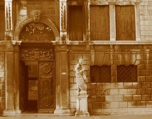 Best Photo 141 - Venice Old House.JPG