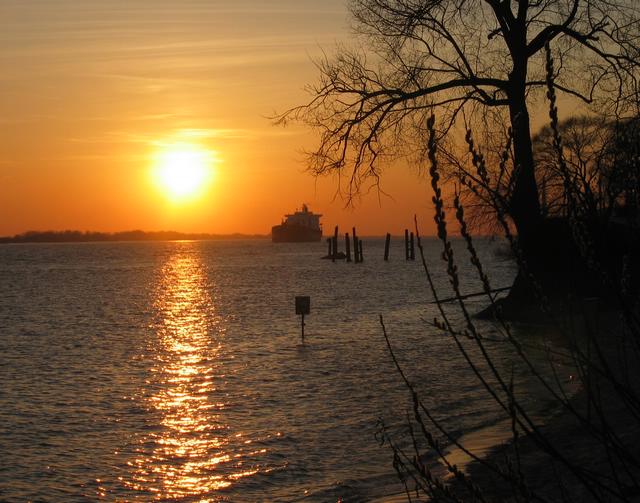 Best Photo 202 - Hamburg Elbe River.JPG