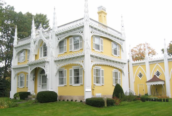 2003-10-12f Wedding Cake House Kennebunk.JPG