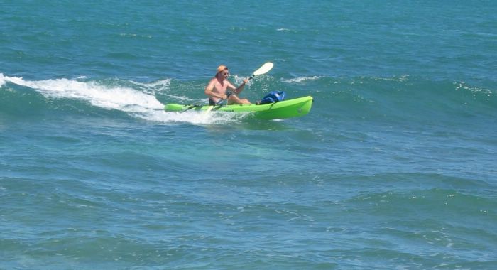 2003-09-27b Kayak Surfer 2.jpg