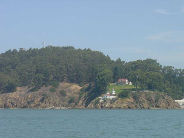 DSC00460 Sailing past Yerba Buena island